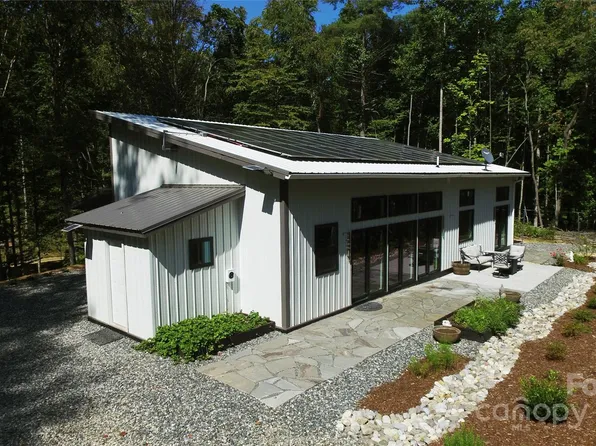 522 Indian Trl, Hot Springs, NC 28743