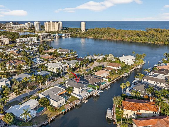 2nd image of 724 NE 36th Street