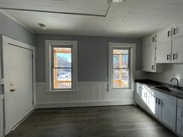 201 Roxbury St #2R, Keene, NH 03431