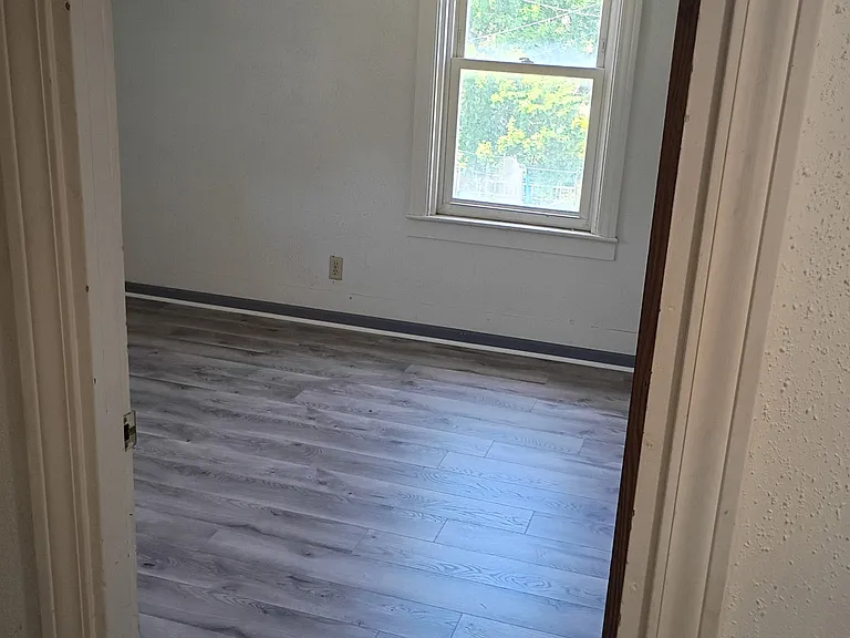 613 Williams St — Photo 7