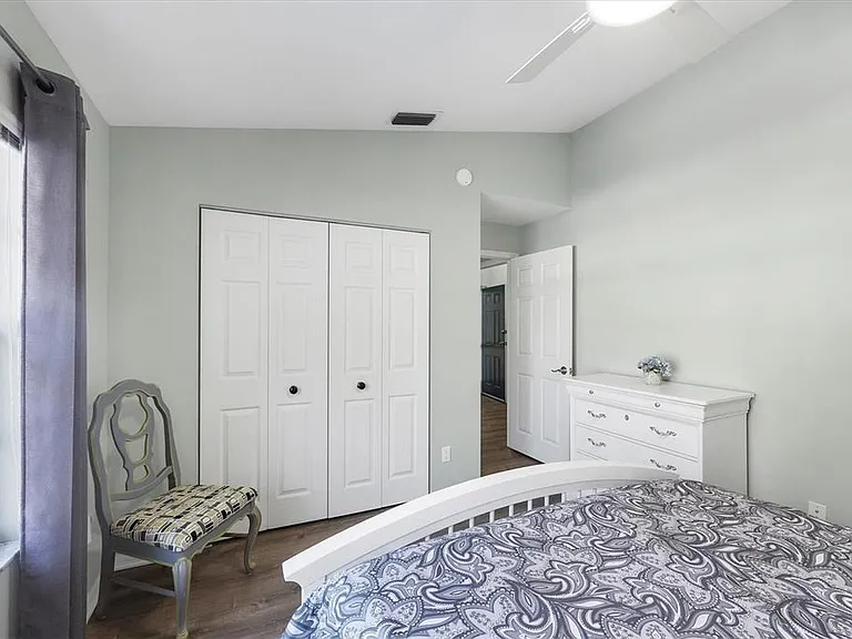 809 Montrose Dr #203 — Photo 21