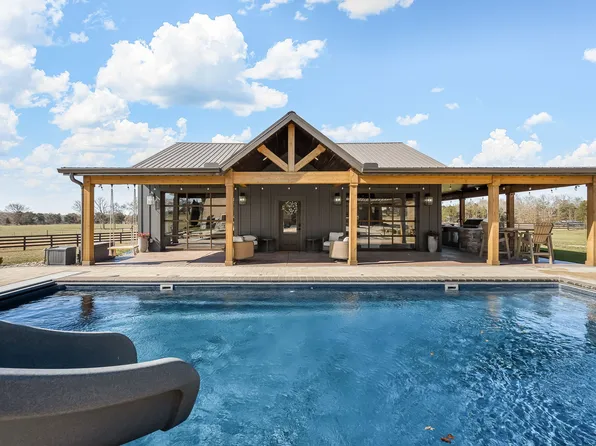 300 Philpot Rd, Shelbyville, TN 37160