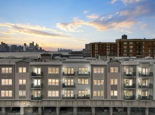 344 The Promenade BLDG 13 N #344, Edgewater, NJ
