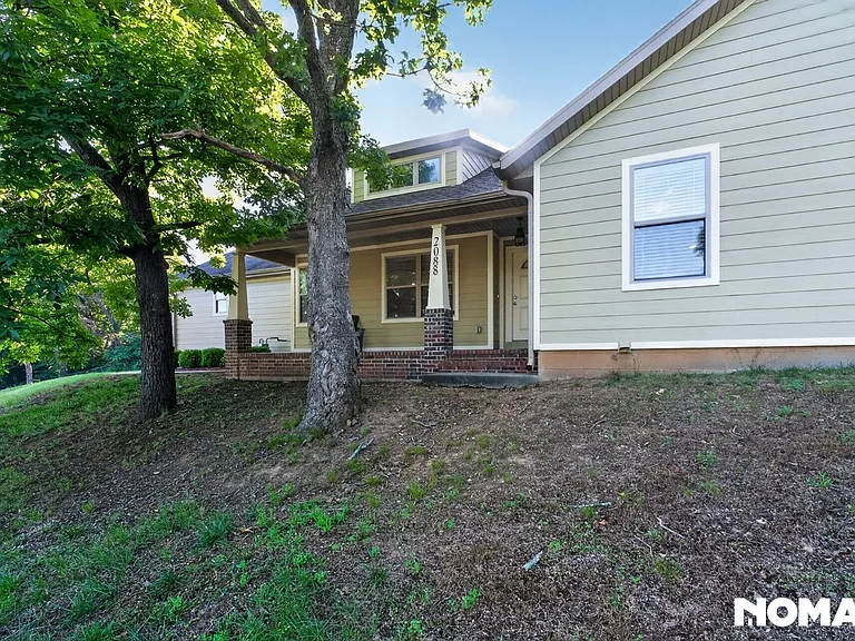 2088 E Custer Ln — Photo 33