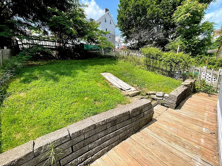 178 Amabell St — Photo 14