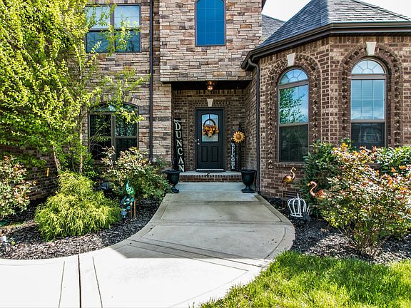 4th image of 1208 Gardenia Ln