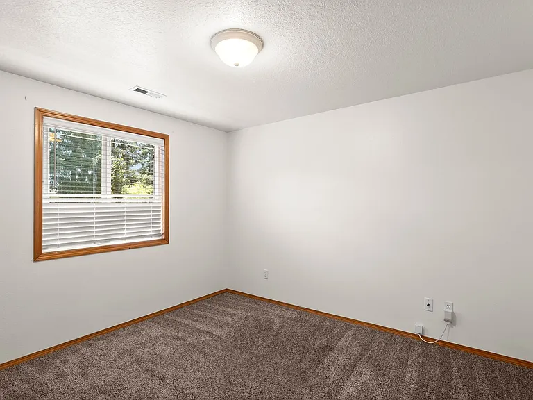 6032 SE Reedway St — Photo 16