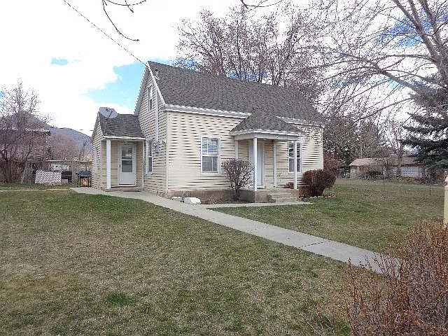 94 W 250 N — Photo 1