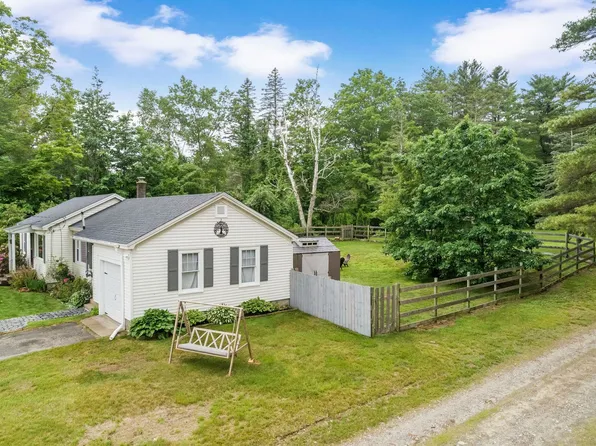 10 Pine Street, Alton, NH 03809