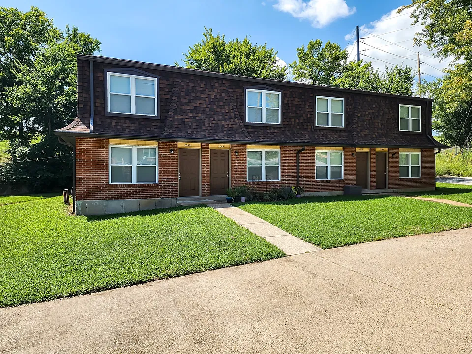 2053 Saxon Dr