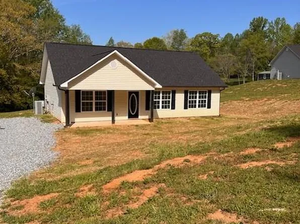 108 Pine Corner Dr, Dahlonega, GA 30533