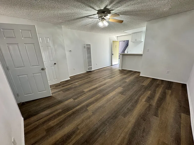 6736 Cleon Ave — Photo 32