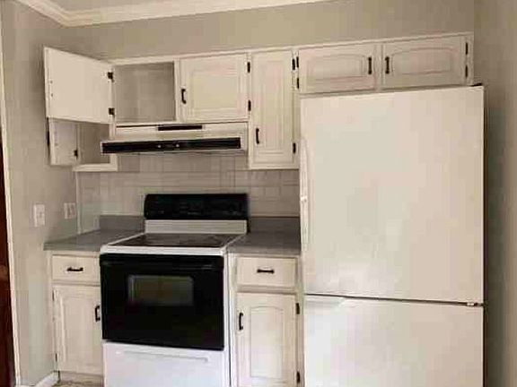 3rd image of 11405 Crestfield Dr SE