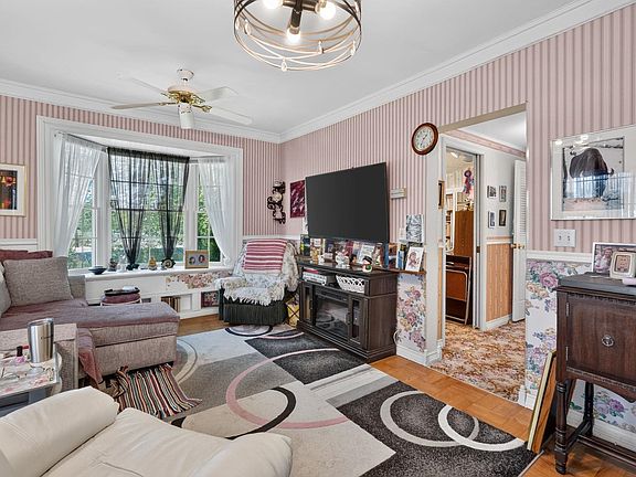 3rd image of 1421 Cottage Ave