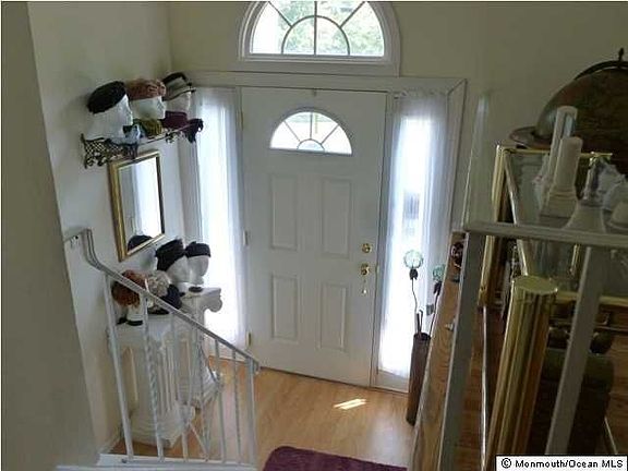 2nd image of 1594 Woodcrest Dr