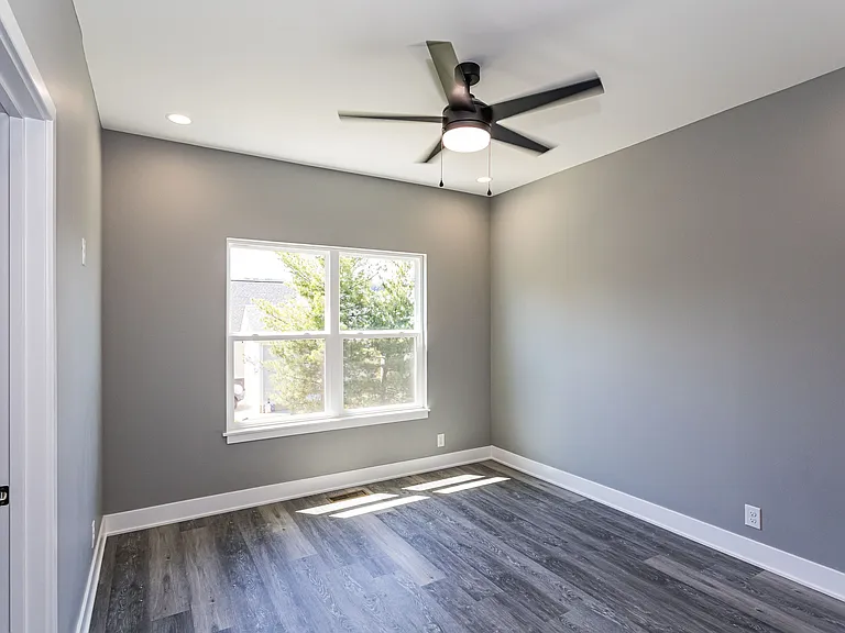 1800 Victory Ln — Photo 6