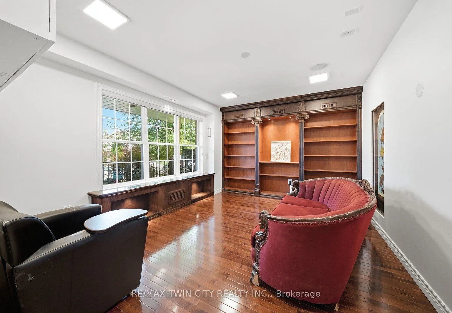 4 bed, $3,250 — Photo 4