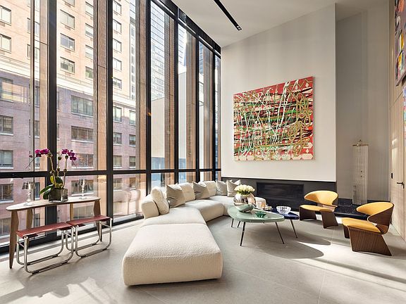 4th image of 522 W 29th St APT 5D
