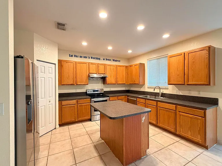 2789 S Evergreen Cir — Photo 3