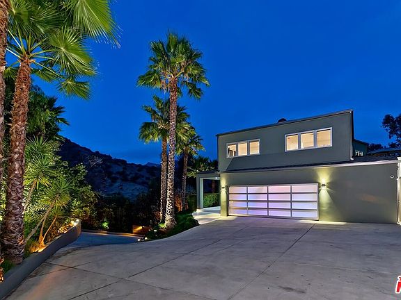 5th image of 2041 Desford Dr