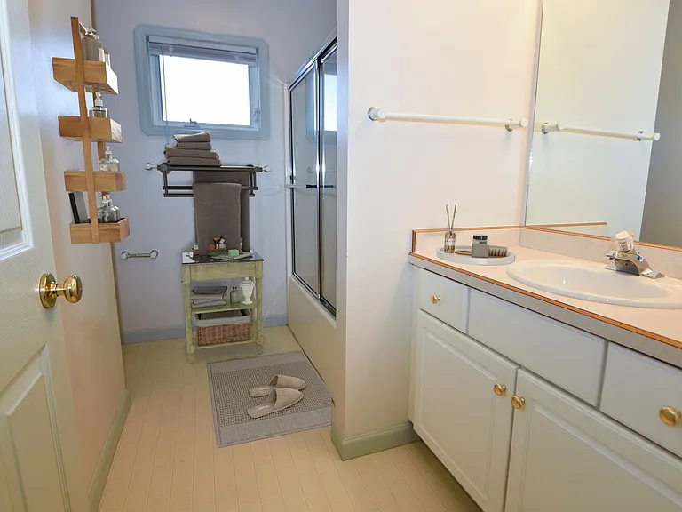 1801 W Olive St — Photo 7
