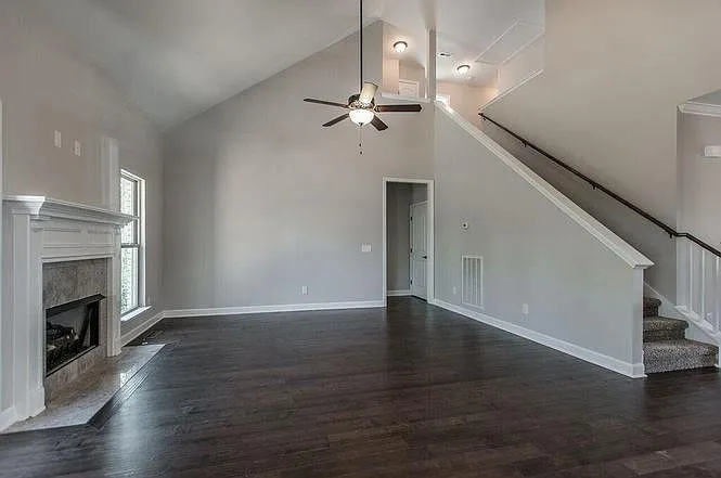 1017 Tucker Pl — Photo 4