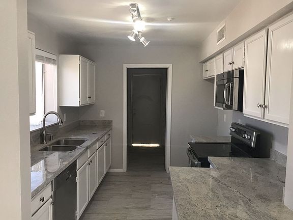 2nd image of 8520 W Palm Ln Unit 1042