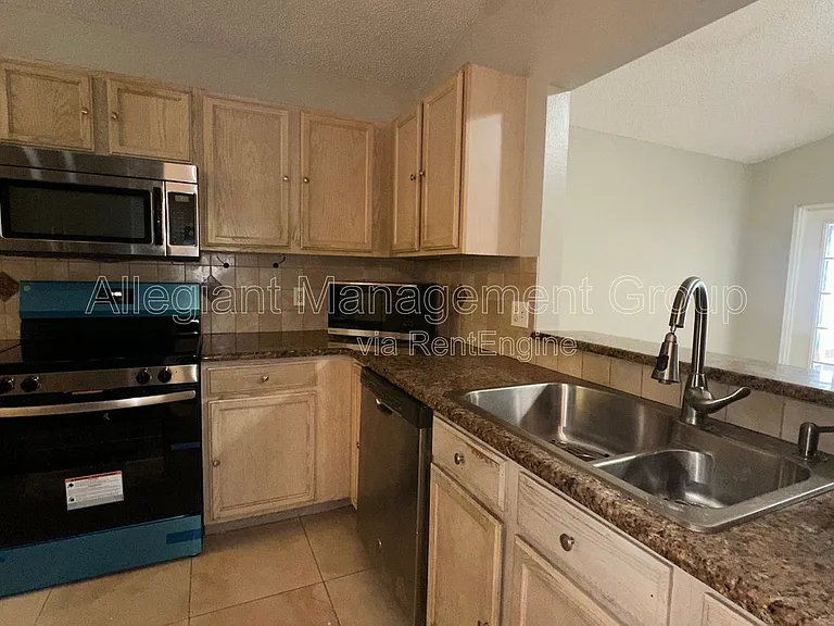 2429 Sapier Ct — Photo 11