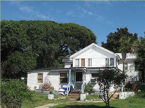2nd image of 610 E Ashley Ave