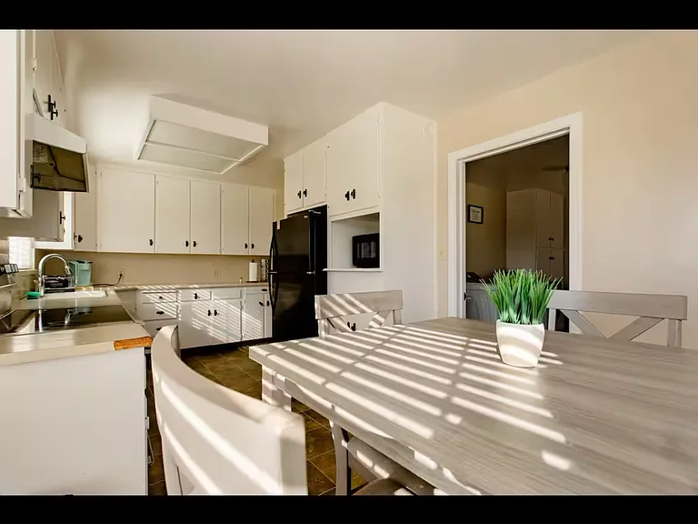 12256 Sante Fe Ave — Photo 8