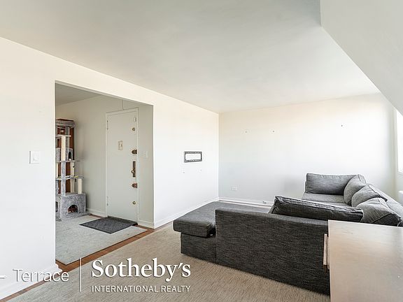 3rd image of 25 Burns St #Penthouse 7b