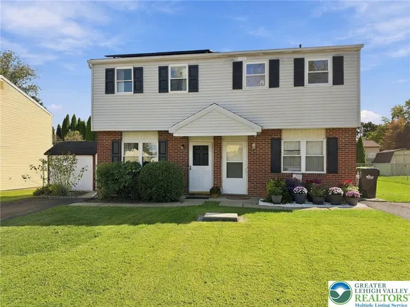 3052 Millstone Dr, Bethlehem, PA 18020