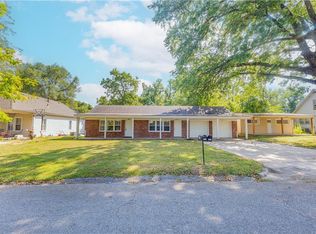 1405 Cherokee St, Leavenworth, KS 66048