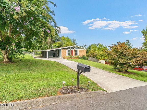 4th image of 905 Churchill Dr
