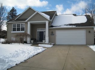 9544 Cedar Ct, Zeeland, MI 49464