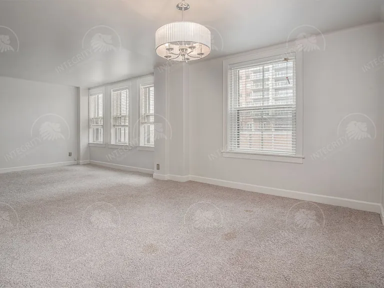 229 Ward Pkwy — Photo 36