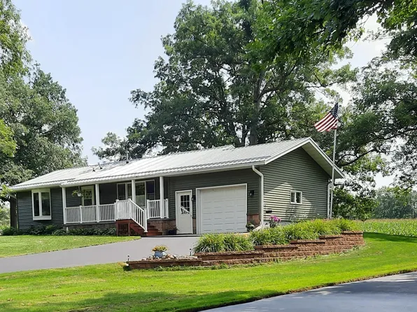 110 Woodland Trl, Clayton, WI 54004