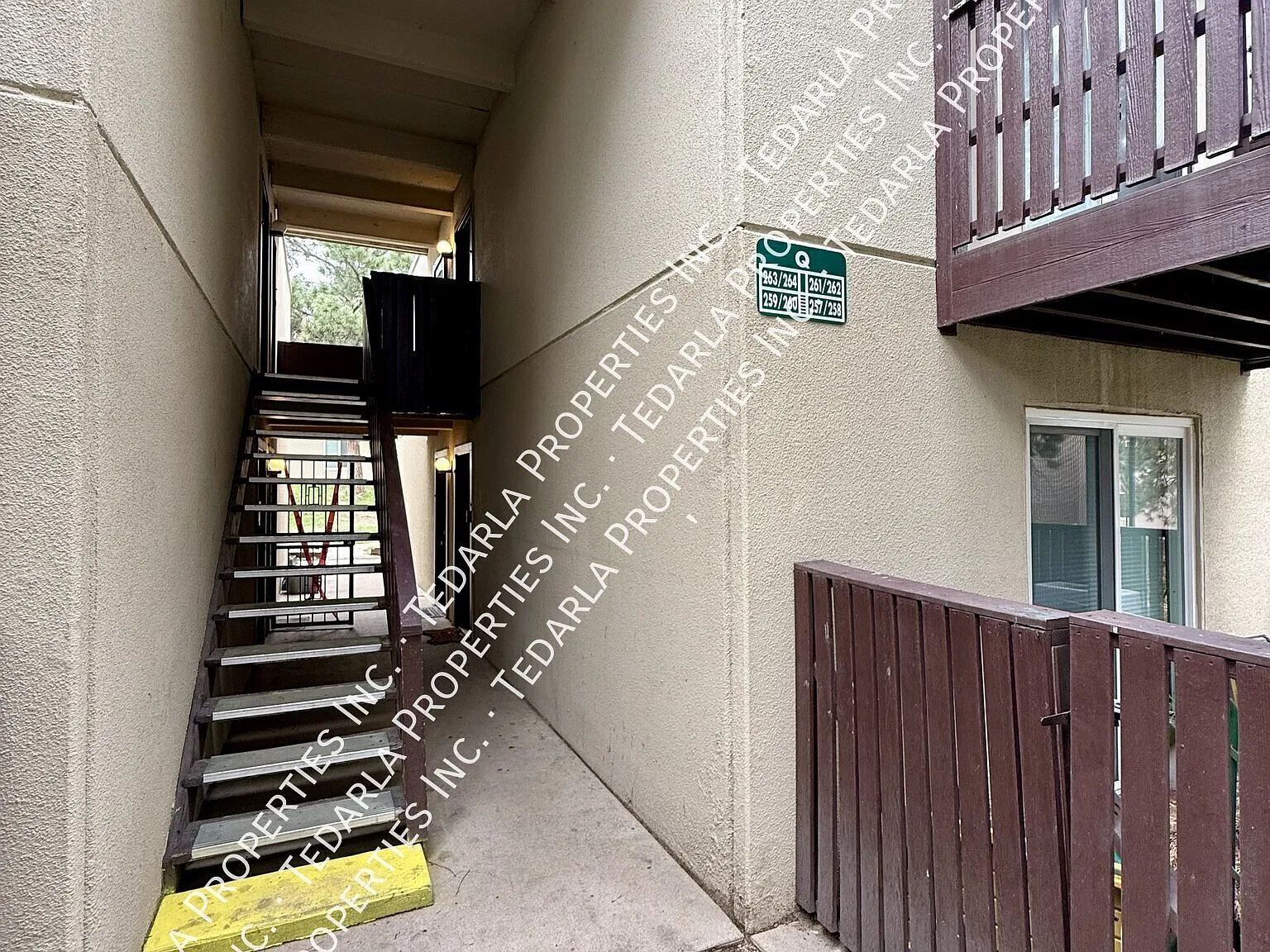 1/2 Mo Free Rent-Utilties Included & Updated 2 Bed 1 Bath — Photo 2