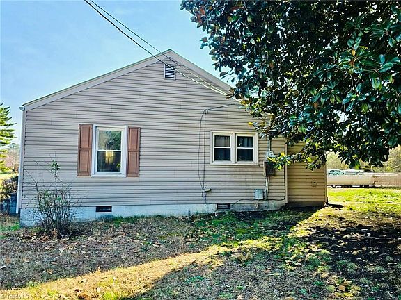 2nd image of 1500 Lees Chapel Rd