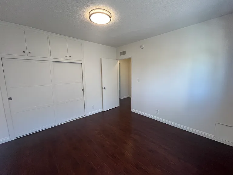 812 N Martel Ave #10 — Photo 16