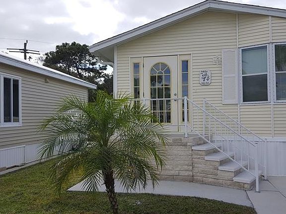 2nd image of 290 Bainbridge Dr