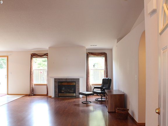 2nd image of 16505 NE 79th St