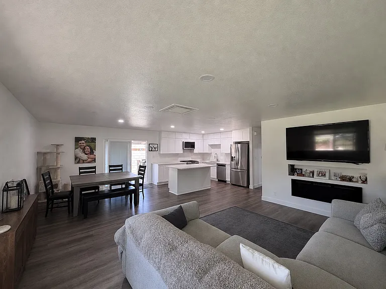 3263 Amhurst Dr — Photo 16
