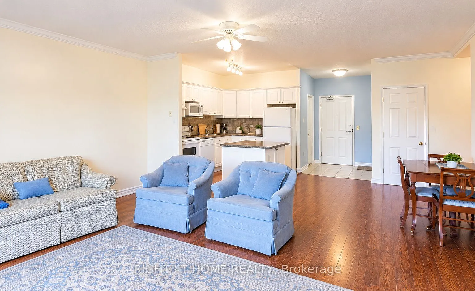 2 bed, $2,600 — Photo 2