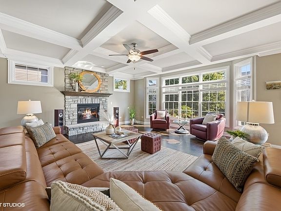 4th image of 11657 Rushmore Dr