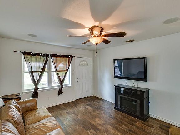 5th image of 1327 Eastern Heights Dr