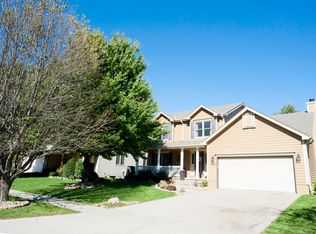 8232 Sunridge Cir, Lincoln, NE 68505