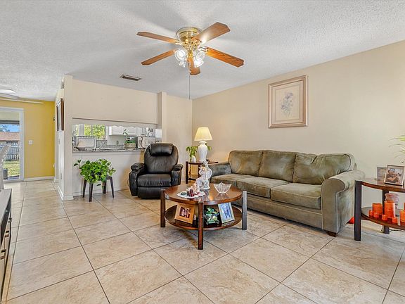 5th image of 322 Palmwood Ct