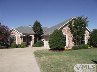 1502 High Point Dr, Pilot Point, TX 76258