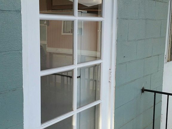 Lanai & outstanding French Door